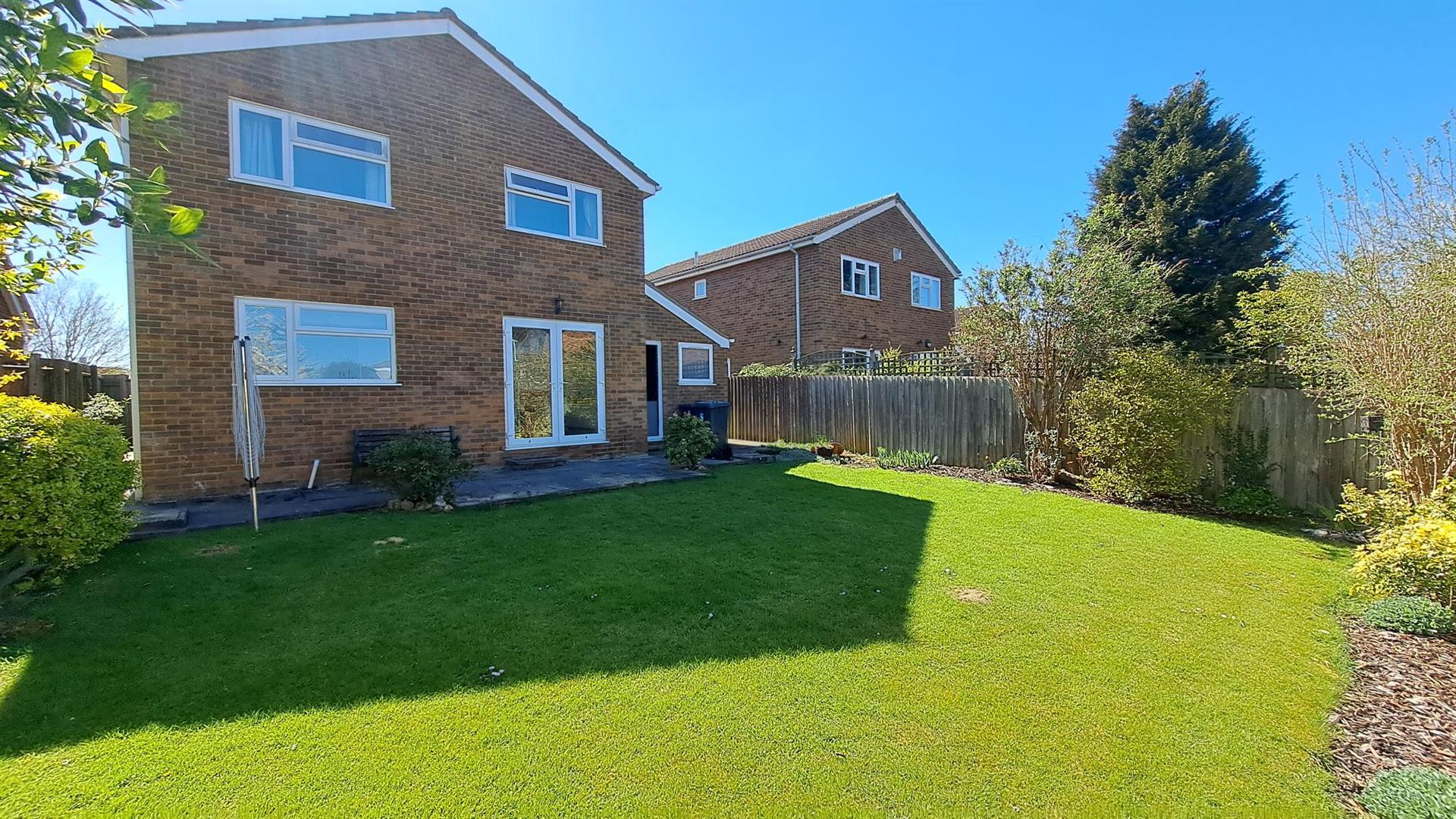 Farnham Way, Bedford